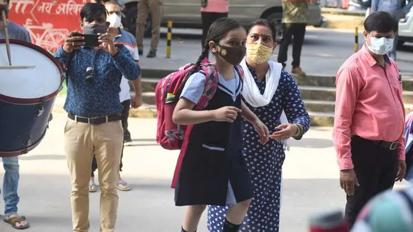 করোনা নিয়ে আতঙ্ক নয়, সতর্কতা জরুরি: স্বাস্থ্যের ডিজি